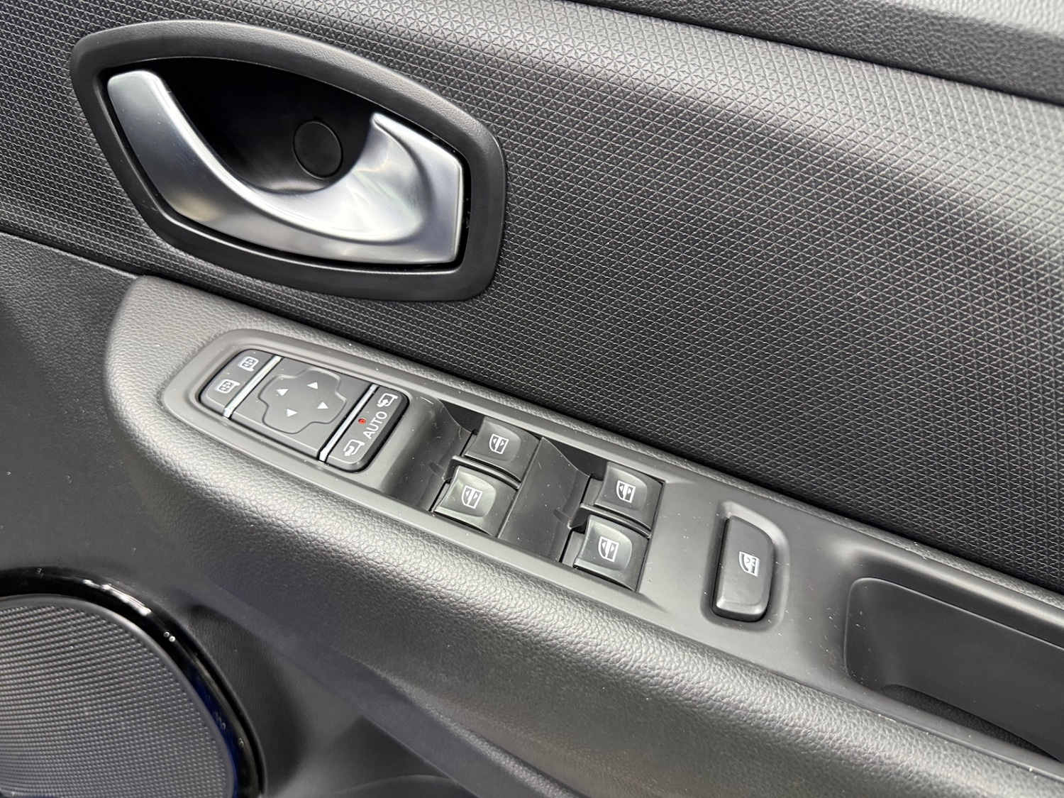 Used Renault Clio 2018 for sale - 77303118: Photo 15