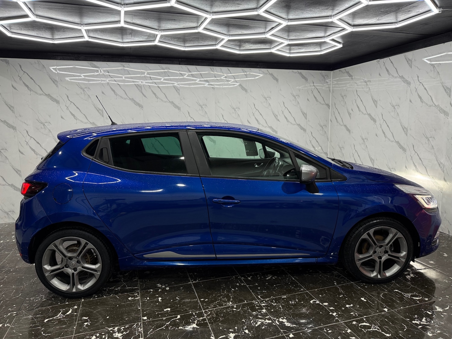 Used Renault Clio 2018 for sale - 77303118: Photo 4
