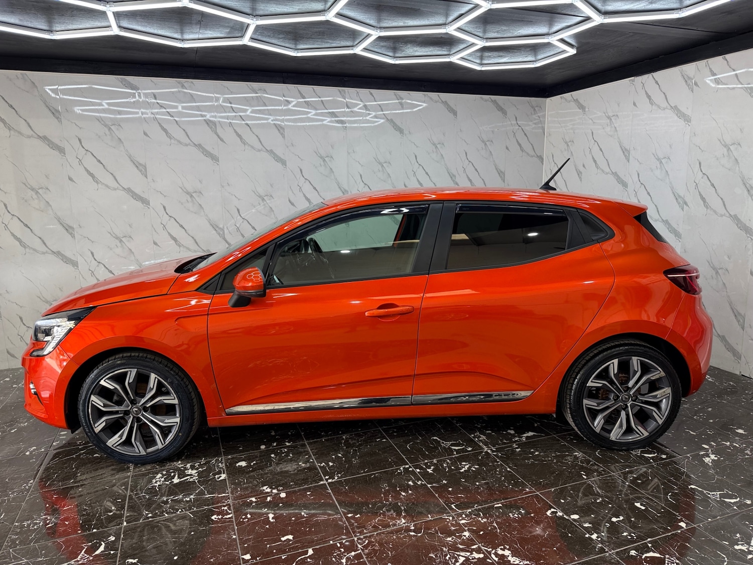 Used Renault Clio 2020 for sale - 77938518: Photo 5