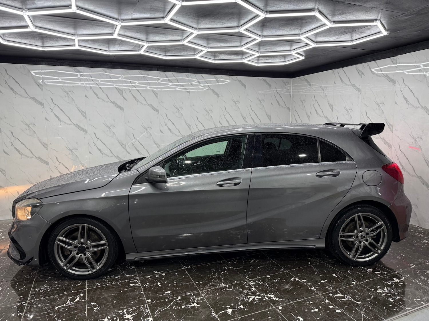 Used Mercedes-Benz A-Class 2017 for sale - 76516136: Photo 3