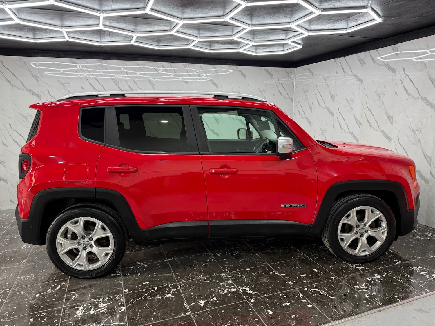 Used Jeep Renegade 2017 for sale - 76397164: Photo 5