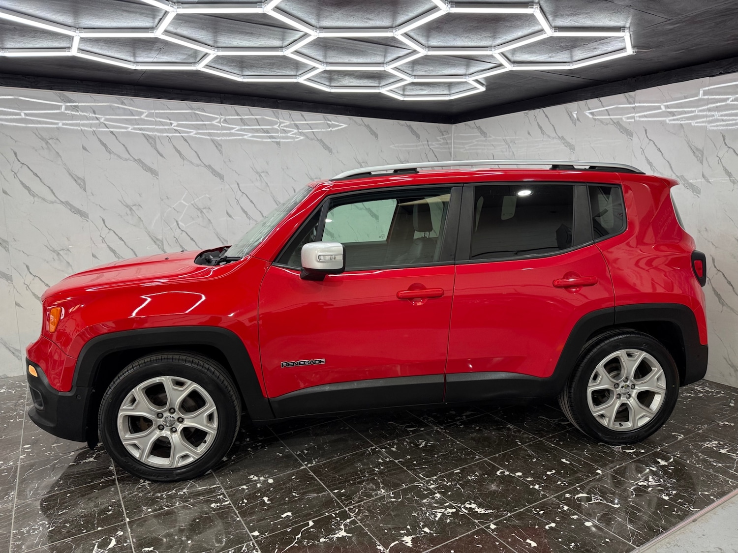 Used Jeep Renegade 2017 for sale - 76397164: Photo 6