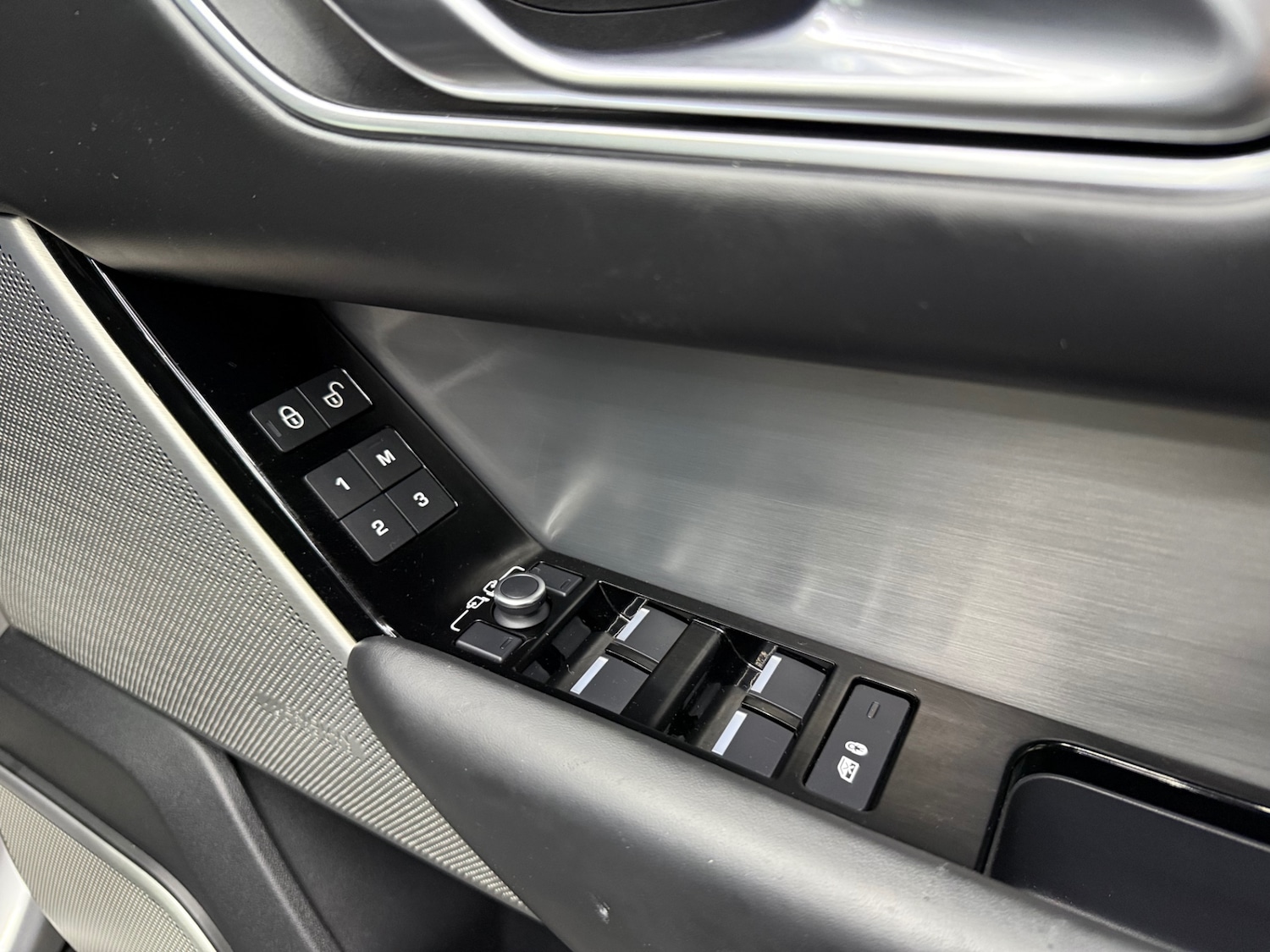 Used Land Rover Range Rover Velar 2020 for sale - 76835943: Photo 17