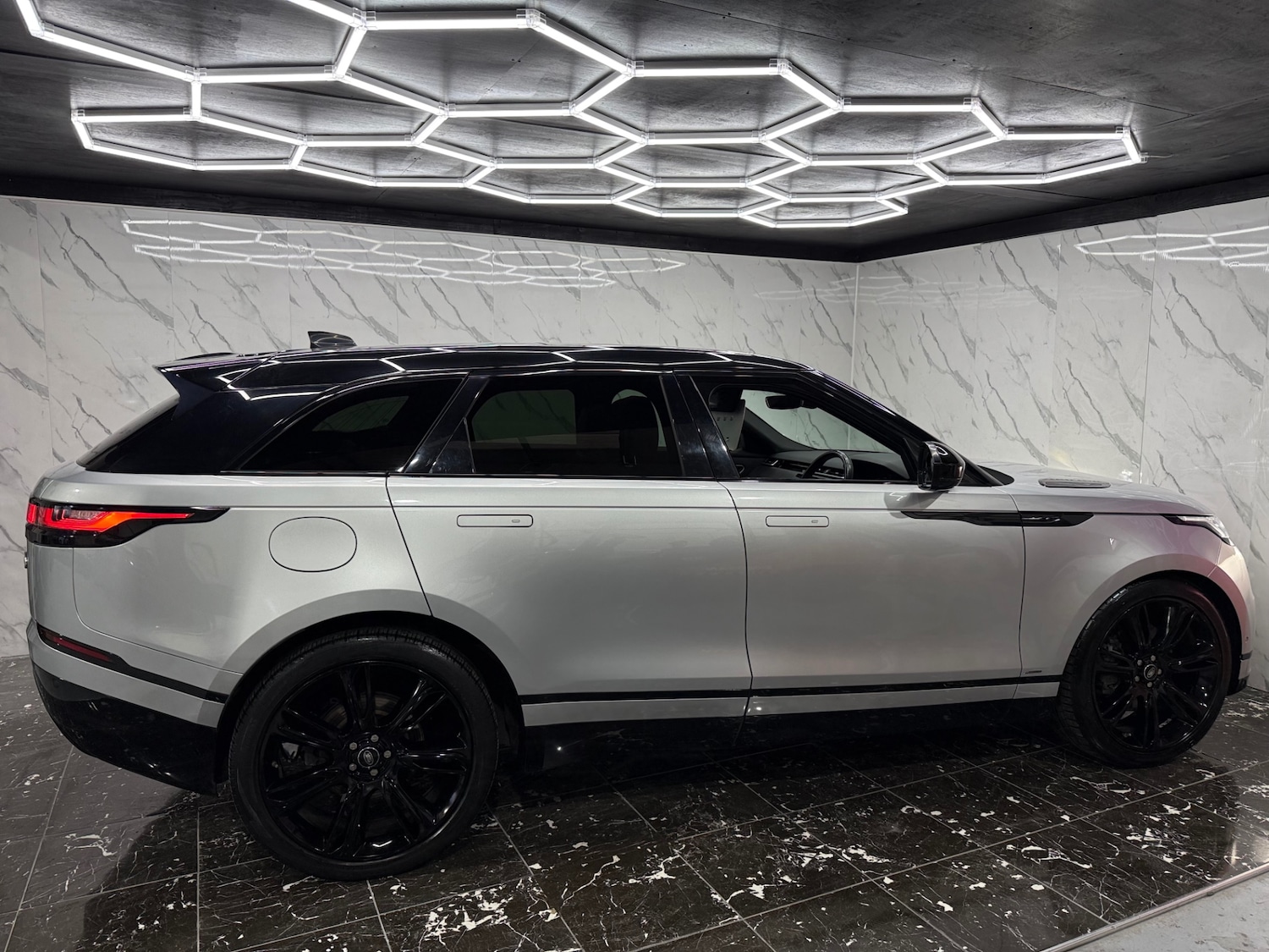 Used Land Rover Range Rover Velar 2020 for sale - 76835943: Photo 3