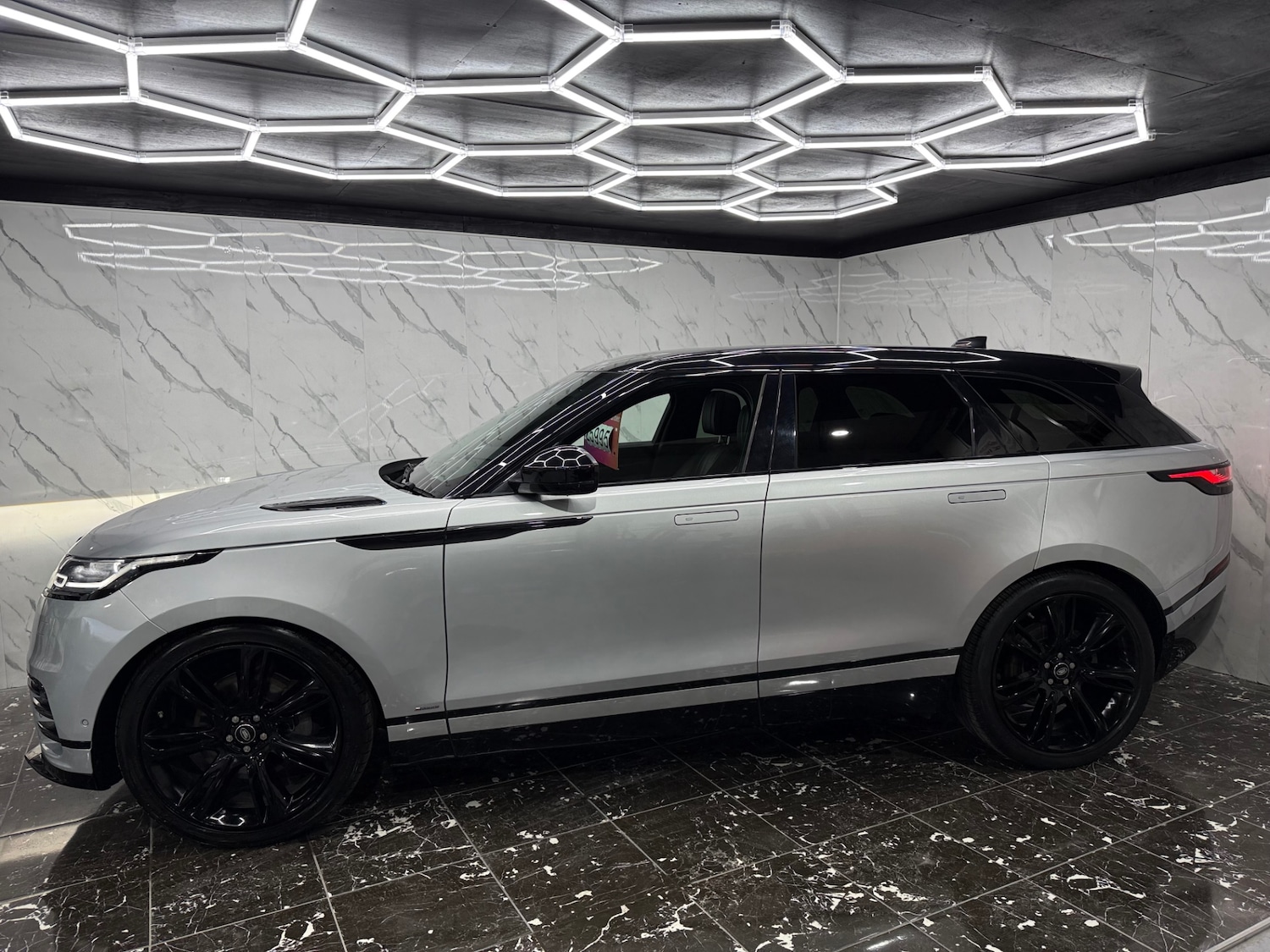 Used Land Rover Range Rover Velar 2020 for sale - 76835943: Photo 4