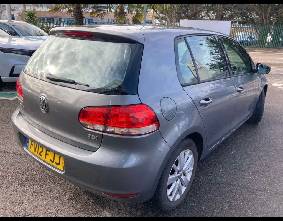 Used Volkswagen Golf 2012 for sale - 77576585: Photo 2