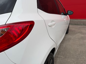 Used Mazda Mazda2 2015 for sale - 79575115: Photo