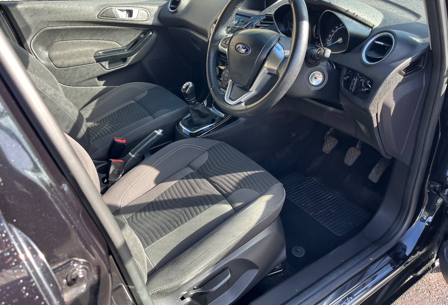 Used Ford Fiesta 2015 for sale - 77147922: Photo 11