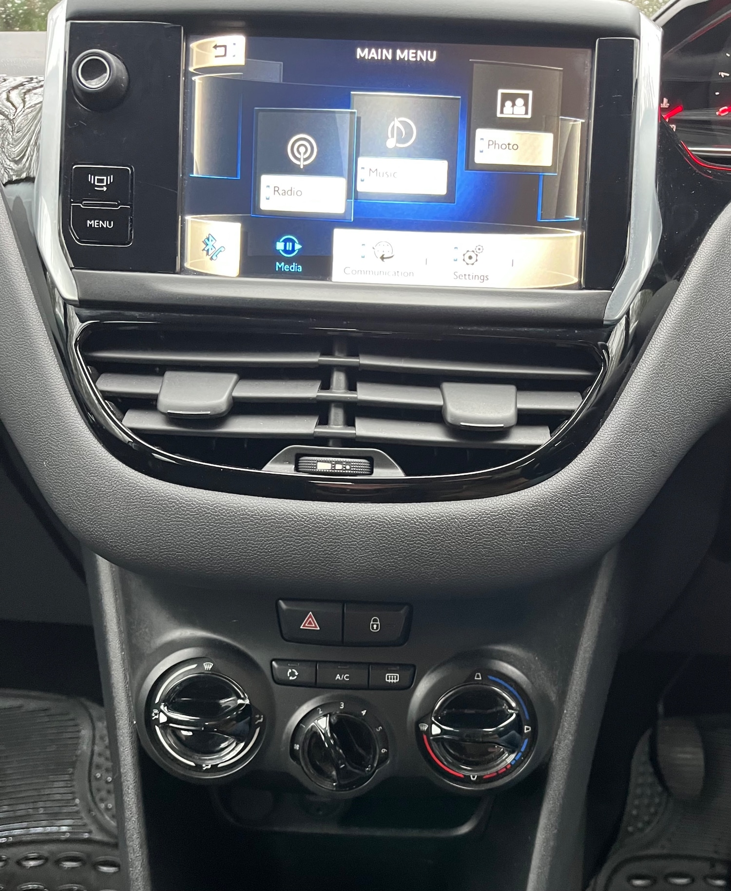 Used Peugeot 208 2013 for sale - 77147919: Photo 16