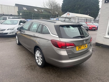 Used Vauxhall Astra 2017 for sale - 77200629: Photo