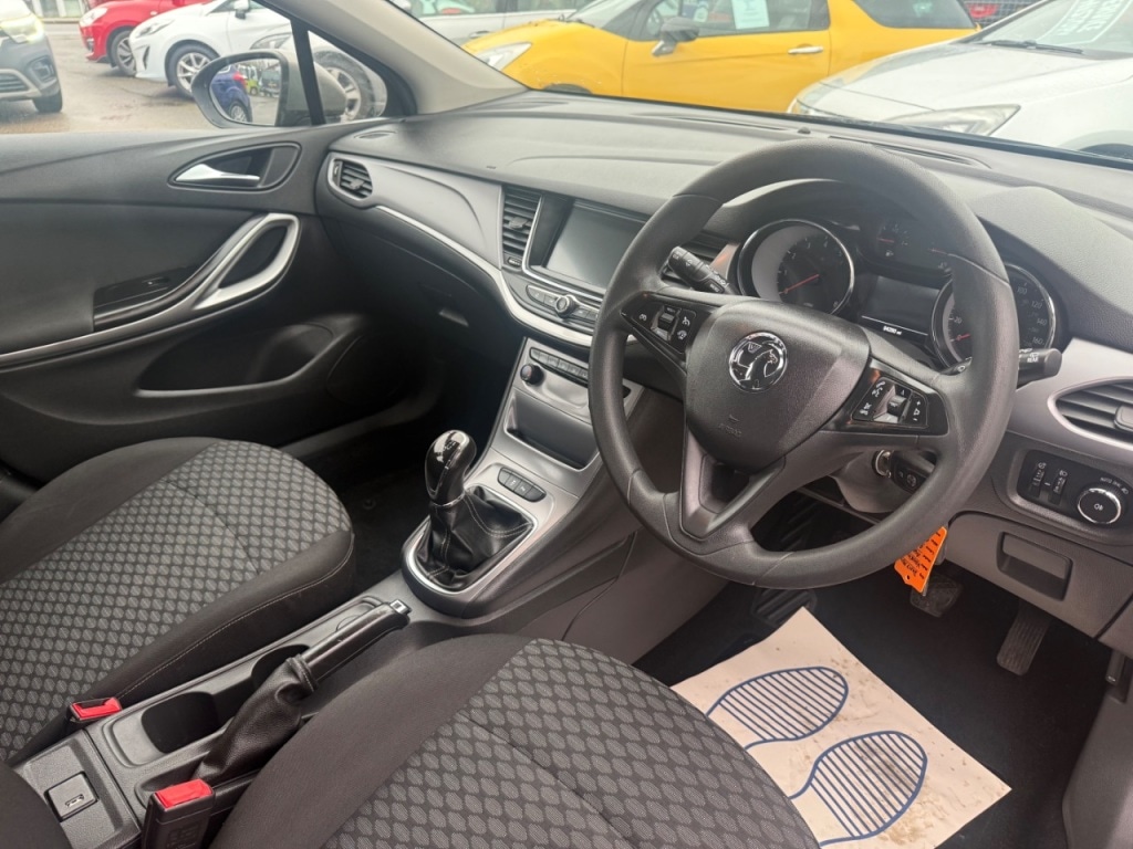 Used Vauxhall Astra 2017 for sale - 77200629: Photo 4