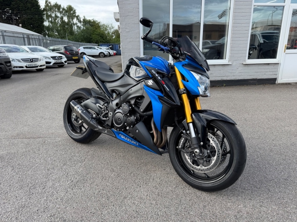 Used Suzuki GSX-S 2017 for sale - 78846247: Photo 2