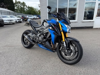 Used Suzuki GSX-S 2017 for sale - bike-78846247: Photo