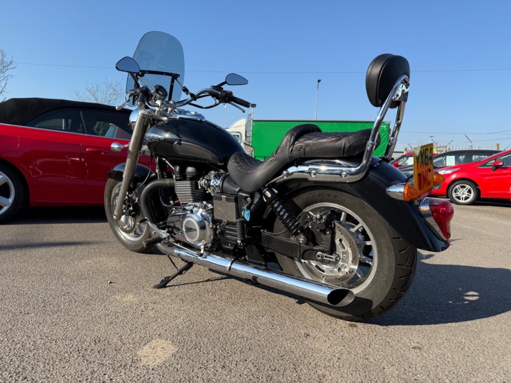 Triumph Bonneville 865 SE