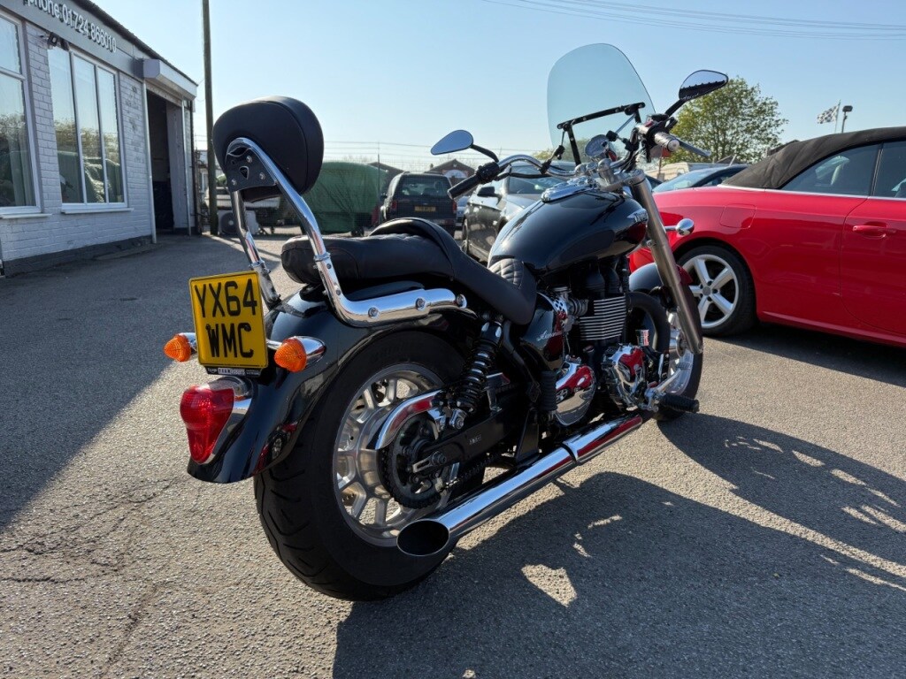 Triumph Bonneville 865 SE