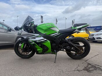 Used Kawasaki NINJA ZX 10 2015 for sale - bike-77641922: Photo