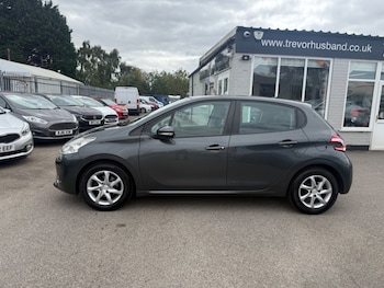 Used Peugeot 208 2013 for sale - 75641853: Photo