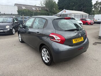 Used Peugeot 208 2013 for sale - 75641853: Photo