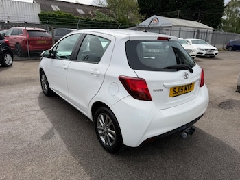 Used Toyota Yaris 2015 for sale - 78780008: Photo