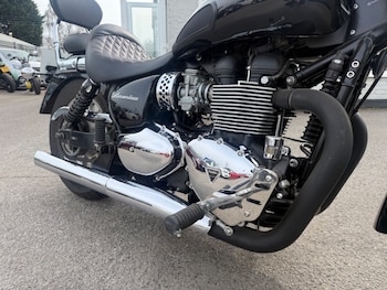 Used Triumph BONNEVILLE 2015 for sale - bike-77990249: Photo