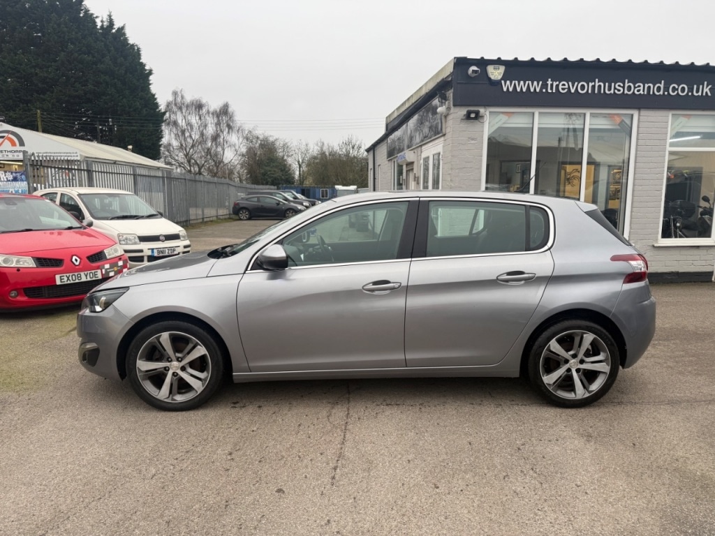 Used Peugeot 308 2015 for sale - 77774928: Photo 2