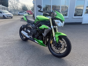 Used Triumph STREET 2015 for sale - bike-77733550: Photo