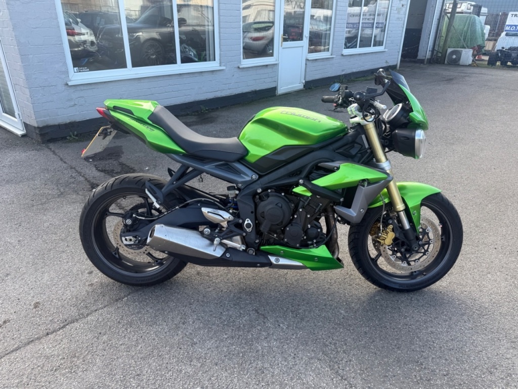 Triumph STREET