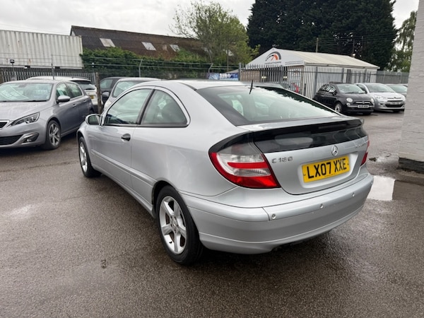 Used Mercedes-Benz C-Class 2007 for sale - 74840590: Photo 3