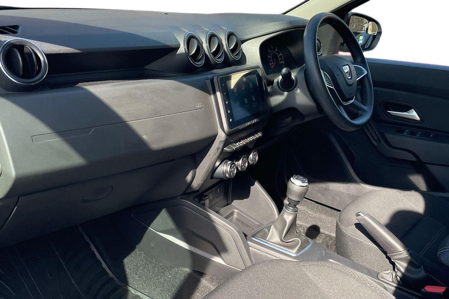 Used Dacia Duster 2023 for sale - 76676468: Photo 2