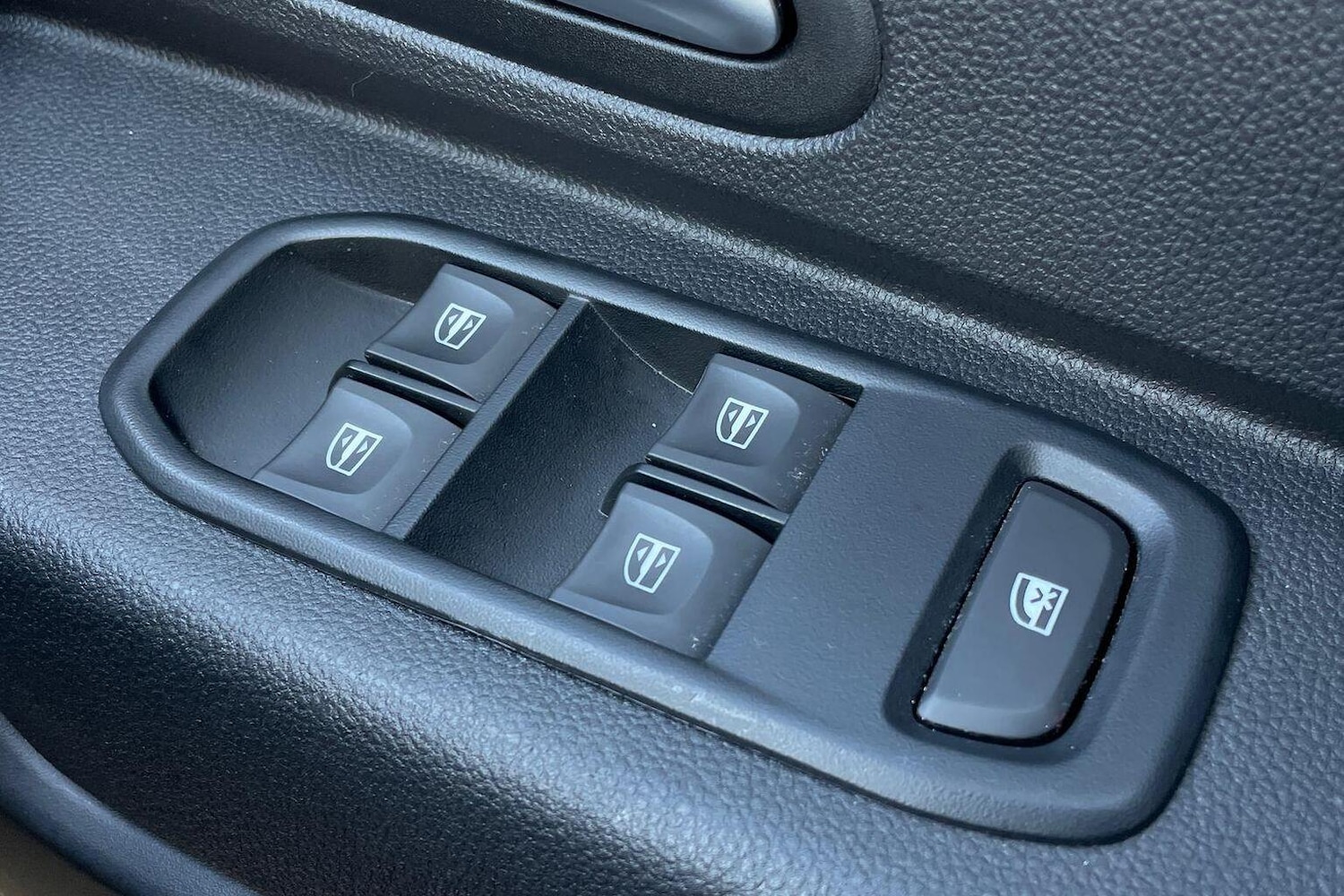 Used Dacia Duster 2023 for sale - 76676468: Photo 21