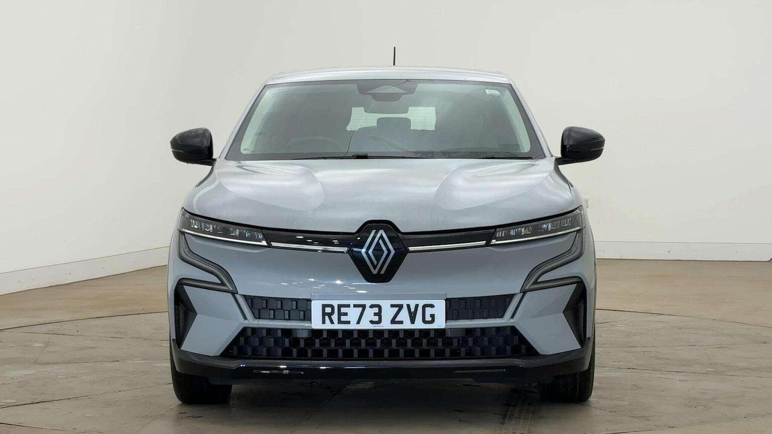 Used Renault Megane E Tech 2023 for sale - 76675891: Photo 2