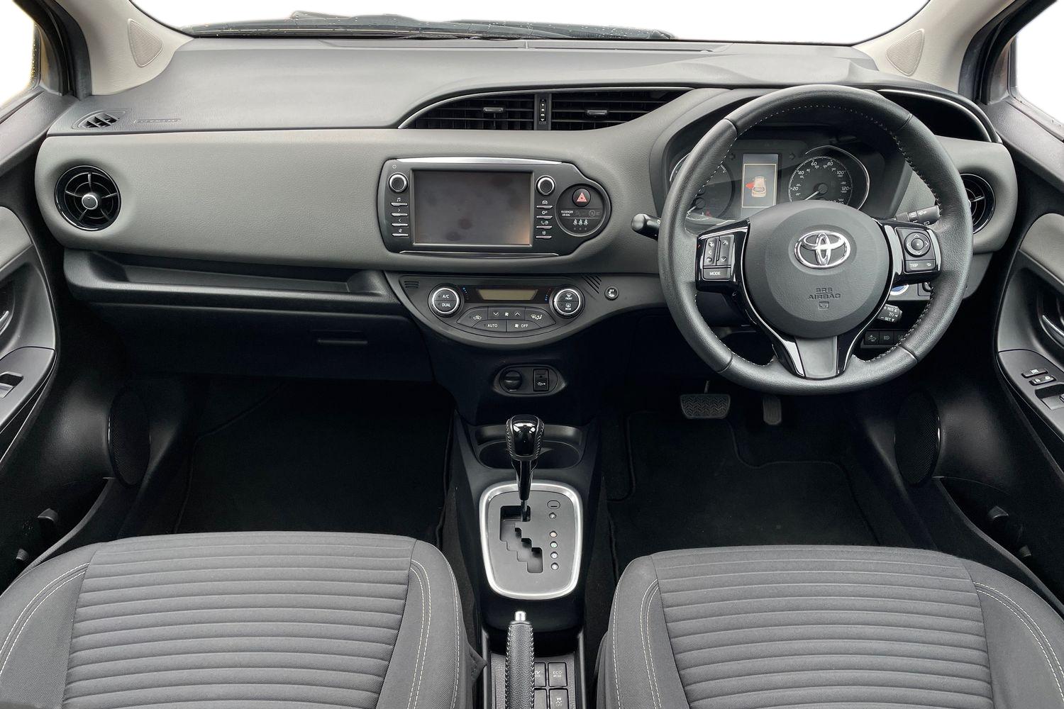 Used Toyota Yaris 2018 for sale - 77600001: Photo 13