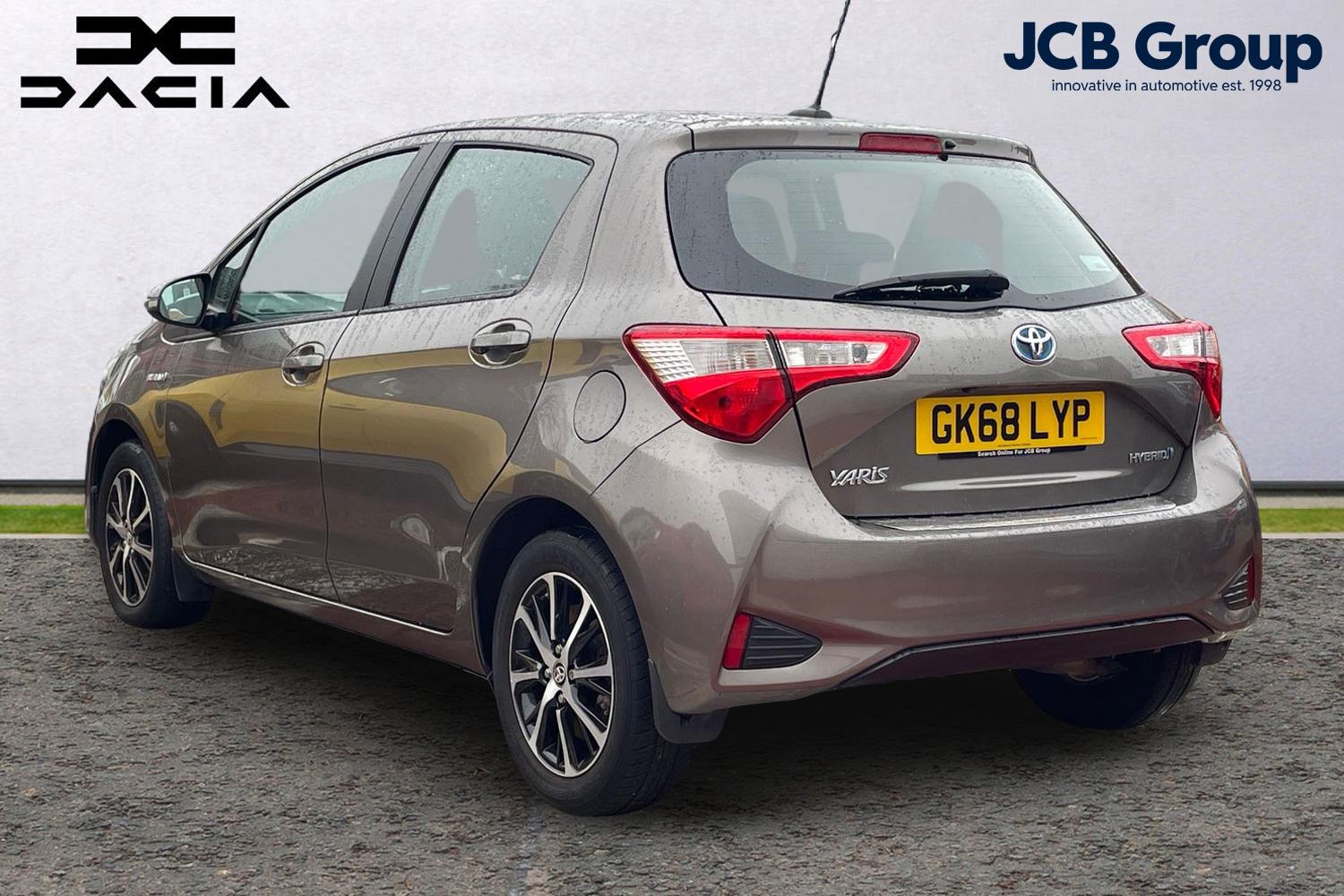 Used Toyota Yaris 2018 for sale - 77600001: Photo 3