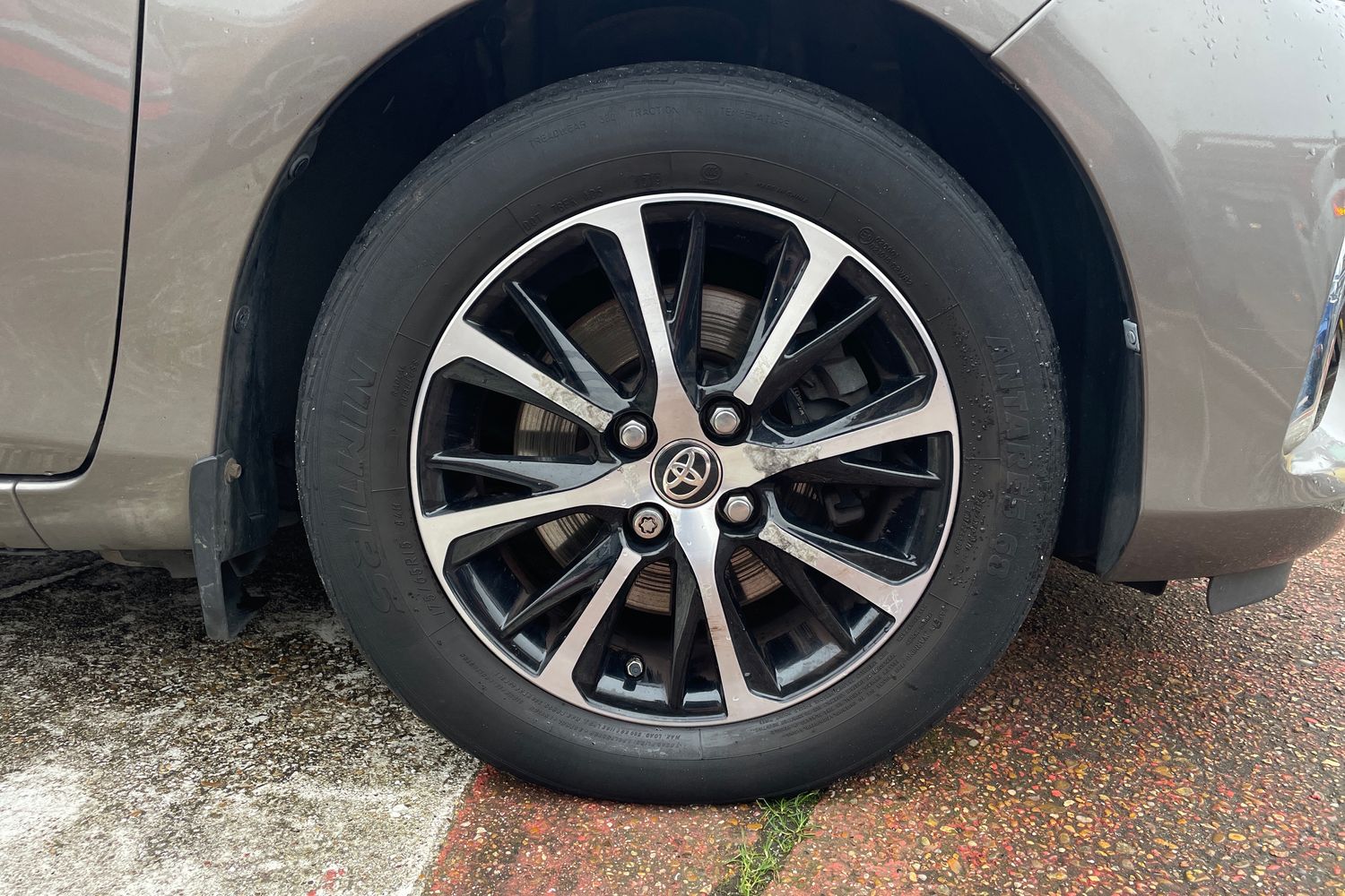 Used Toyota Yaris 2018 for sale - 77600001: Photo 6