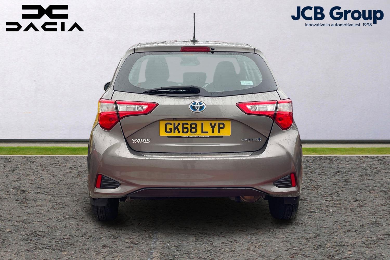 Used Toyota Yaris 2018 for sale - 77600001: Photo 8