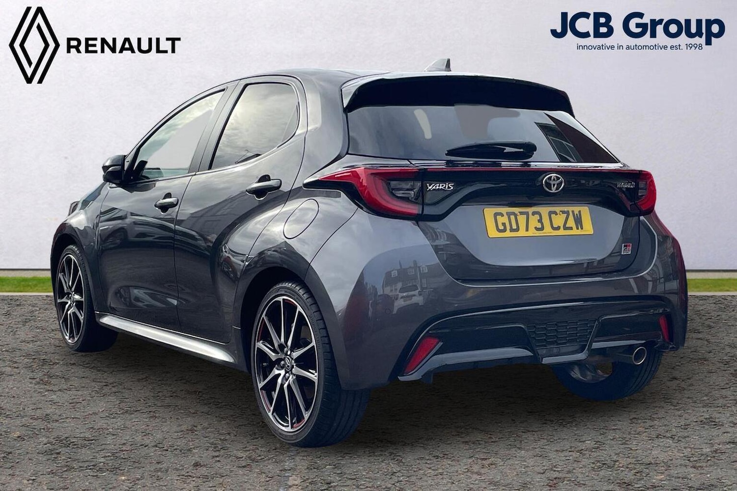 Used Toyota Yaris 2024 for sale - 76677228: Photo 3