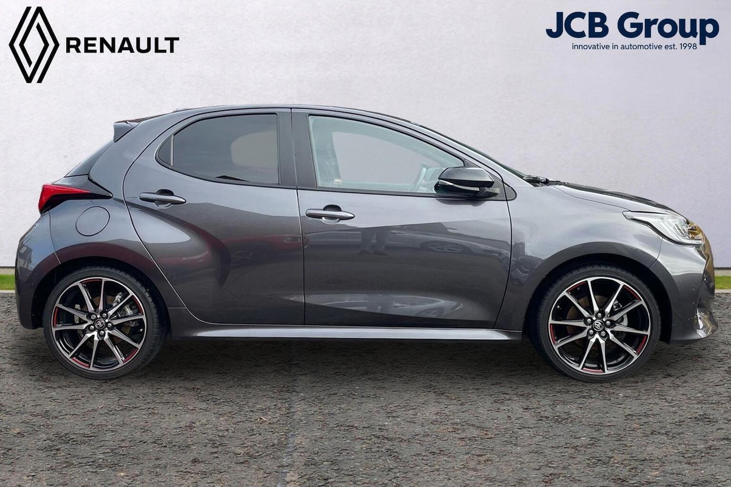 Used Toyota Yaris 2024 for sale - 76677228: Photo 4