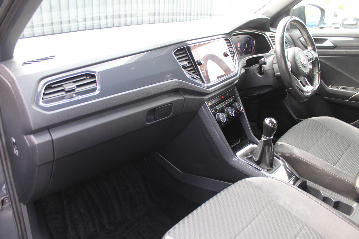 Used Volkswagen T-Roc 2018 for sale - 76924347: Photo 16