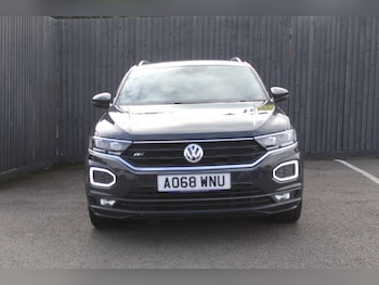 Used Volkswagen T-Roc 2018 for sale - 76924347: Photo