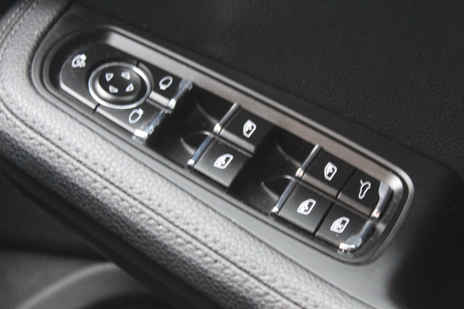 Used Porsche Macan 2015 for sale - 77494875: Photo 25