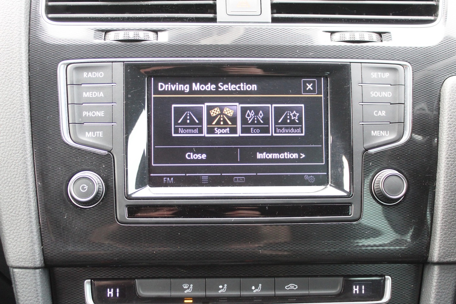 Used Volkswagen Golf 2015 for sale - 77487260: Photo 17