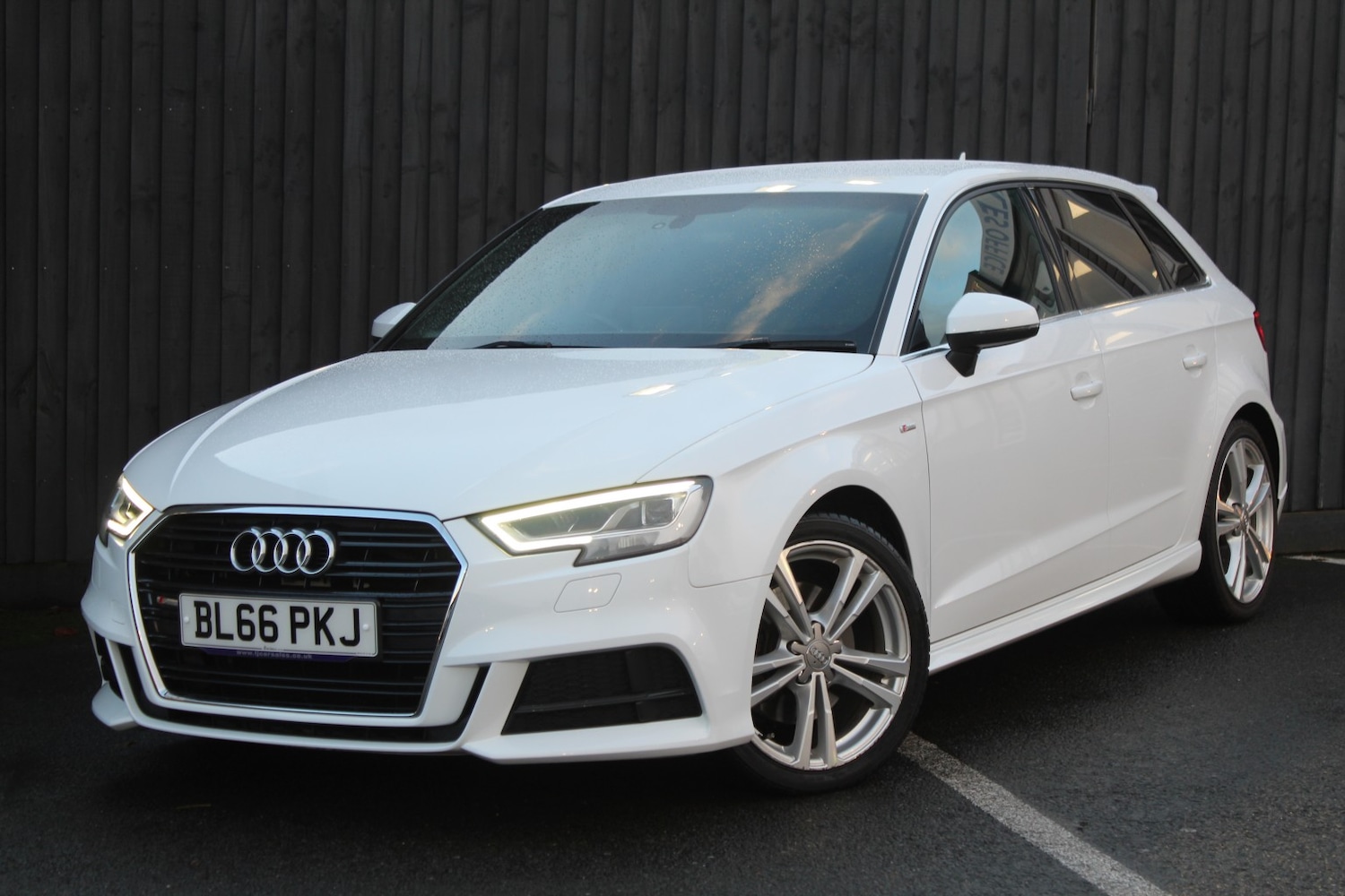Used Audi A3 2016 for sale - 76924530: Photo 4