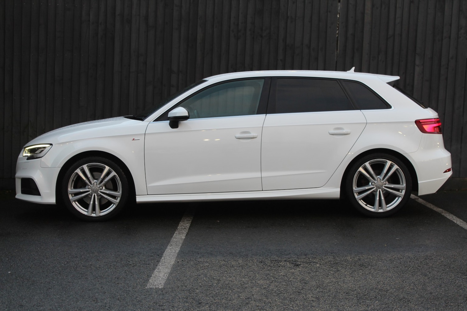 Used Audi A3 2016 for sale - 76924530: Photo 6