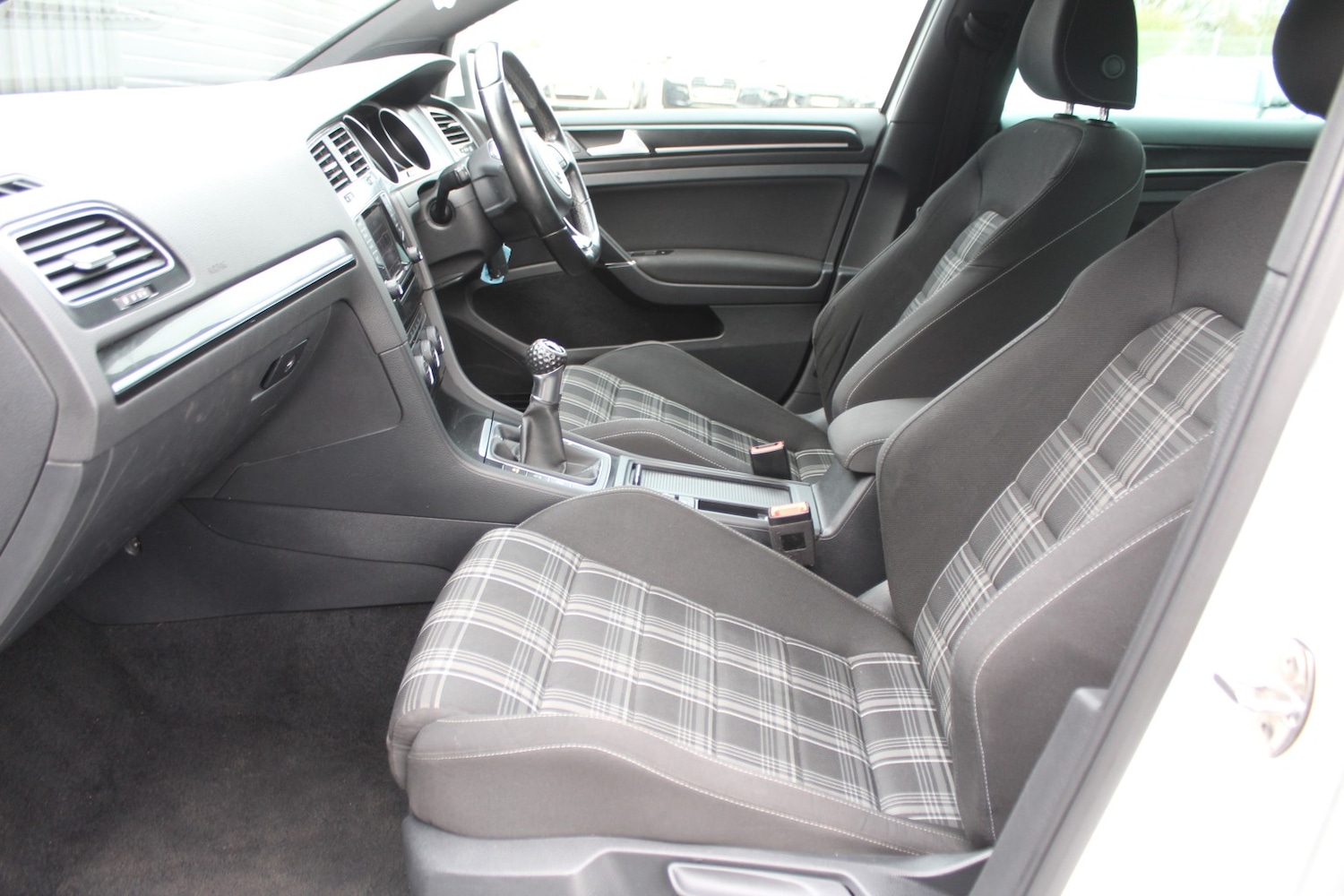 Used Volkswagen Golf 2015 for sale - 77056602: Photo 23