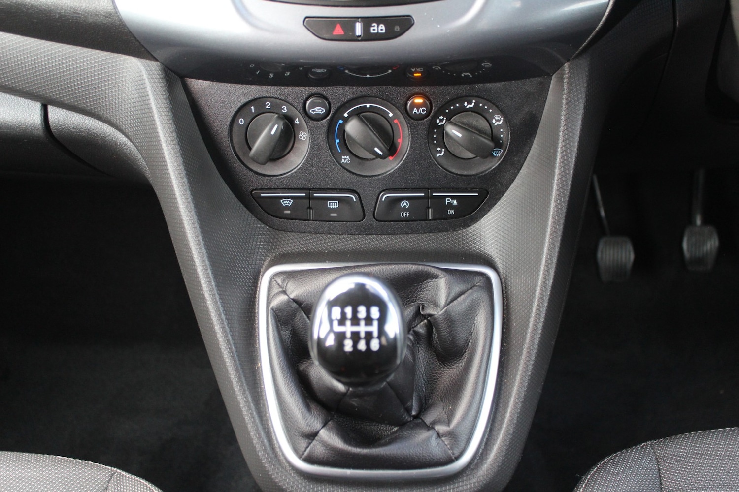 Used Ford Tourneo Connect 2017 for sale - 77085336: Photo 14