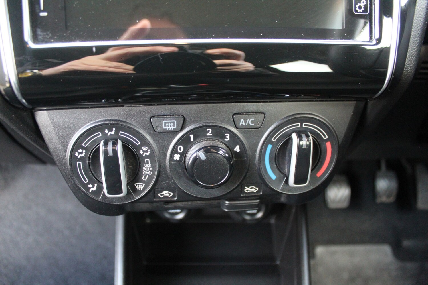 Used Suzuki Swift 2018 for sale - 76924297: Photo 18