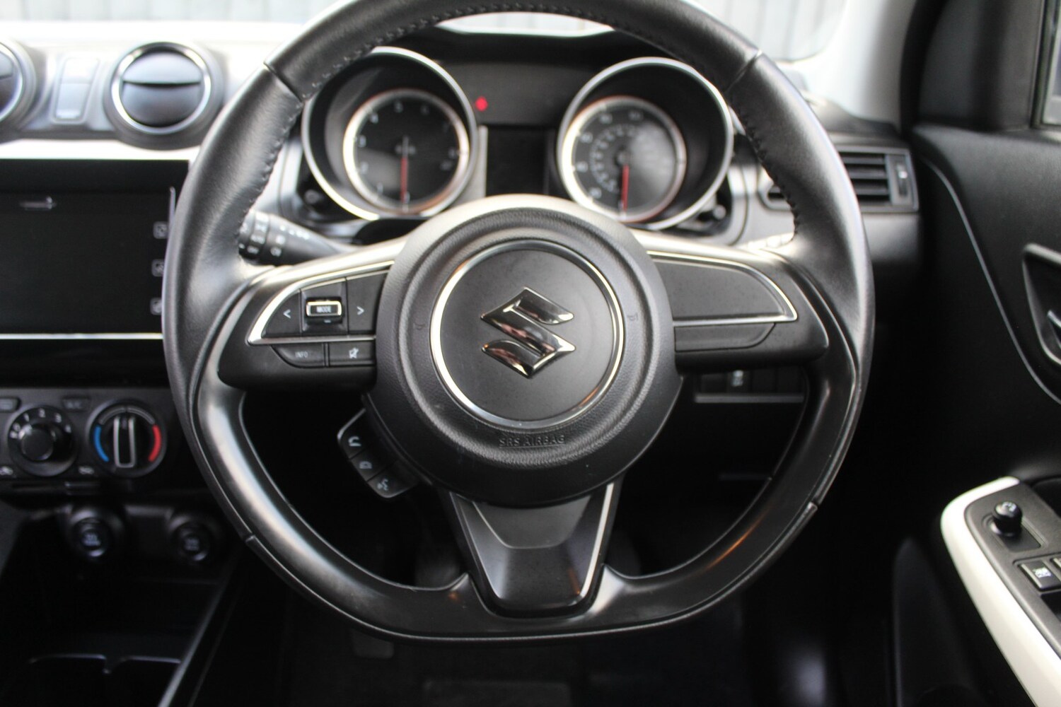 Used Suzuki Swift 2018 for sale - 76924297: Photo 19