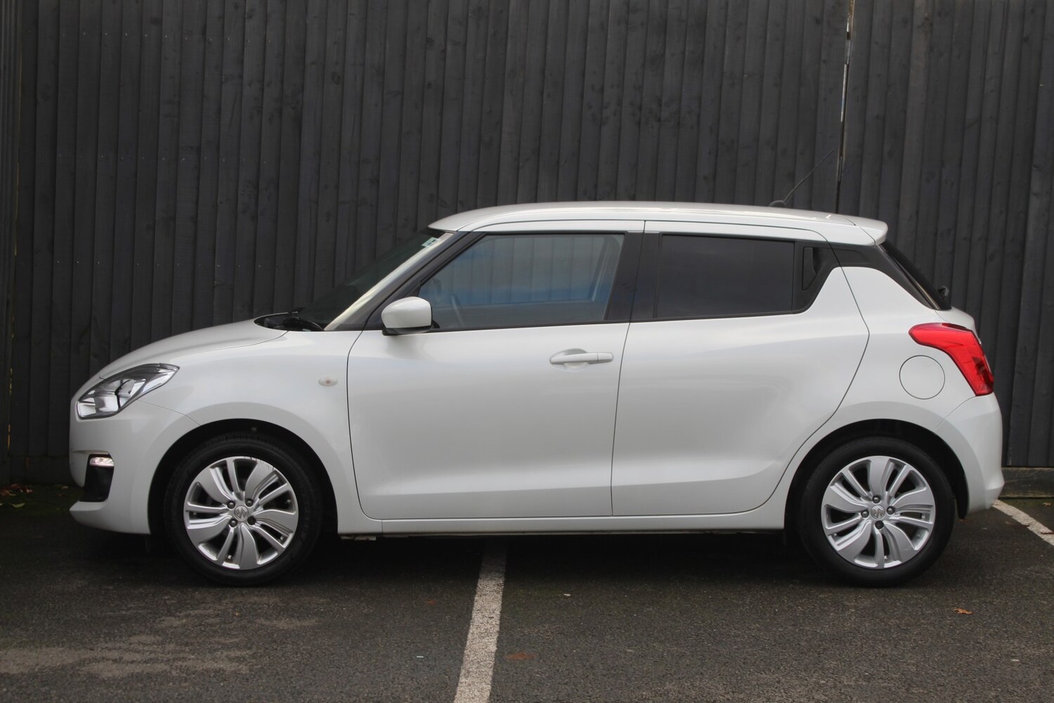 Used Suzuki Swift 2018 for sale - 76924297: Photo 6
