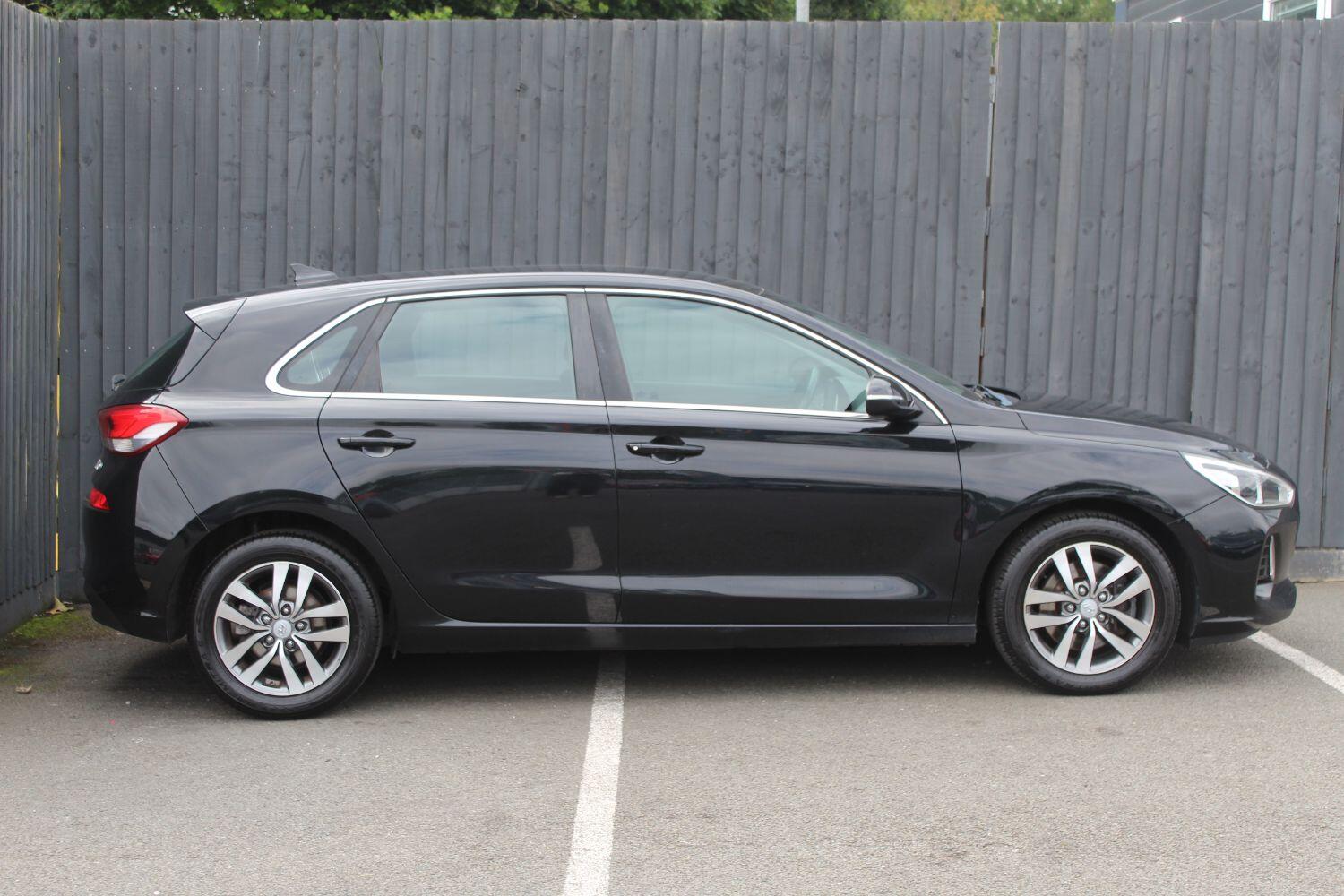 Used Hyundai i30 2017 for sale - 77085307: Photo 8