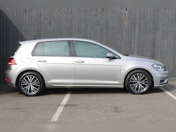 Used Volkswagen Golf 2018 for sale - 79023884: Photo